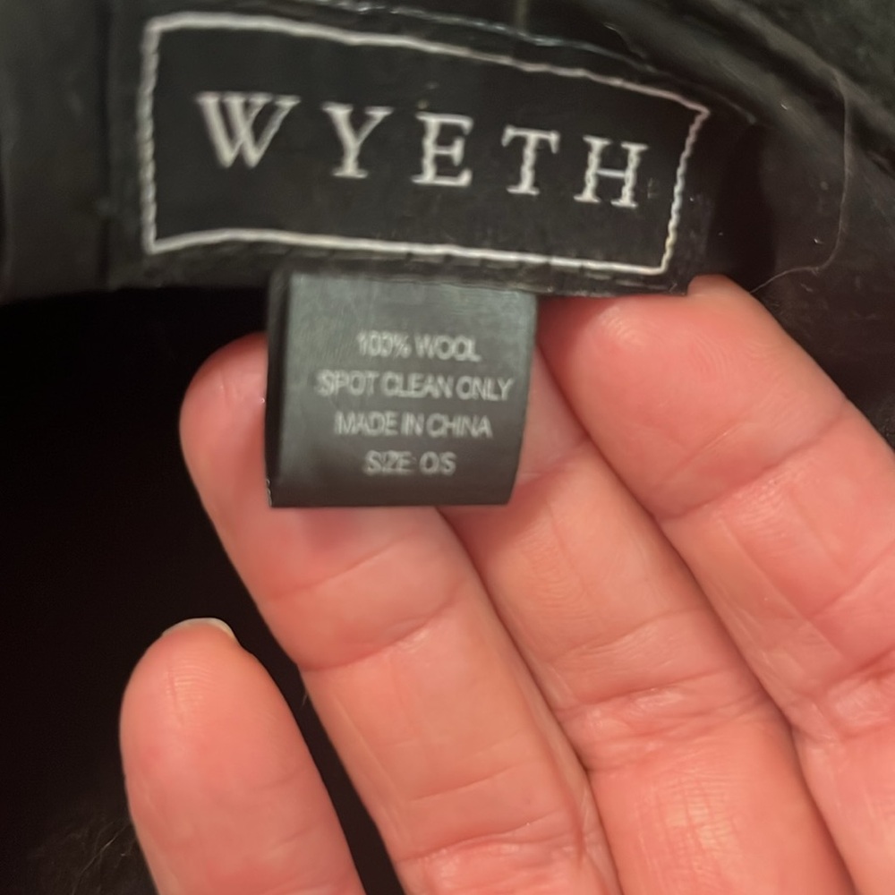 Black Wool Hat - image 3